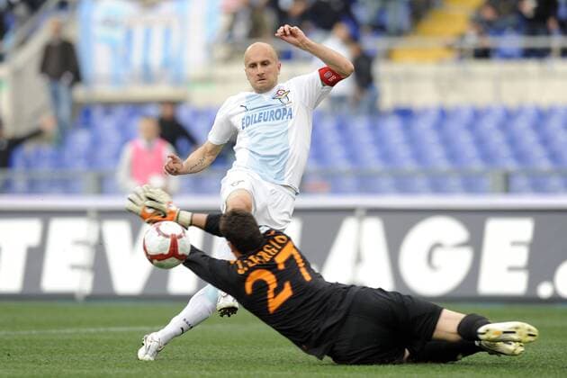 18 04 2010 - Lazio Rom vs. AS Rom - Tor von Tommaso Rocchi (Lazio, R) gegen Julio Sergio (AS Rom) -  o00 Derby