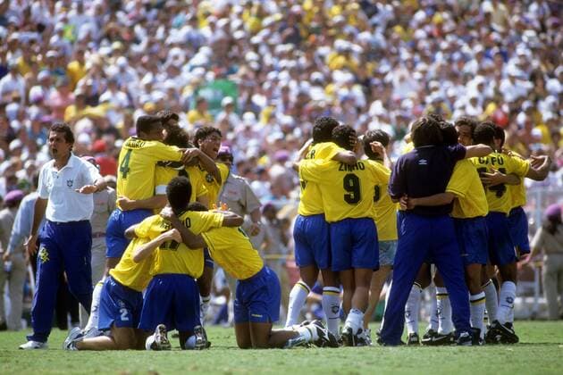 Weltmeister Brasilien jubelt nach dem Sieg im Finale 1994 Fußball WM Herren WM 1994, Länderspiel, Nationalteam, Nationaltrikot, Finale Totale Los Angeles, LA, L.A. Freude, Begeisterung,