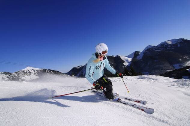 Skifahrerin im Skigebiet Spitzing - Model Released, Bayerische Alpen, Bayern, Deutschland, Europa iblnex00966098 o0 outdoor
