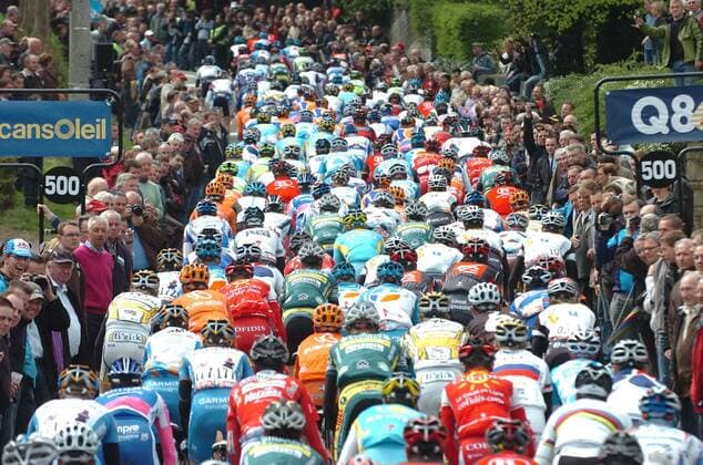 Huy 2010, La Fleche Wallonne, Peloton  o0 Peloton, Starterfeld, Fahrerfeld, Teilnehmerfeld Totale Wallonischer Pfeil