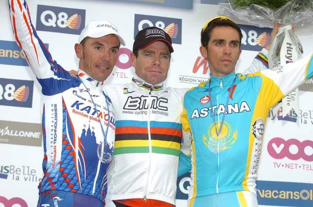Huy 2010, La Fleche Wallonne, Siegerehrung mit Sieger Evans Cadel Bmc Racing Mitte, Oliver Joaquin Rodriguez Katusha l. und Alberto Contador Astana  o0 Jubel Freude Siegerehrung Wallonischer Pfeil