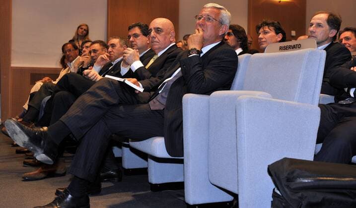 Präsentation des Buches - Attacante nato - (geboren als Stürmer) - von Stefano Borgonovo - Nationaltrainer Marcello Lippi (ITA, R) -Adriano Galliani (2R)  o0 geborener o0 Funktionär Trainer
