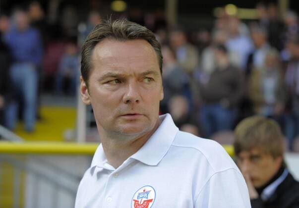 23.04.2010, Fussball 2.Liga, 32.Spieltag: 1.FC Kaiserslautern - FC Hansa Rostock, im Fritz-Walter-Stadion Kaiserslautern. Interimstrainer Marco Kostmann (Rostock) o0 Trainer