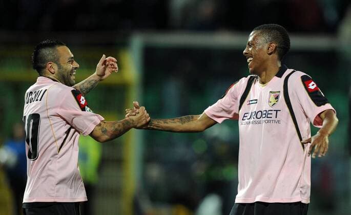 Abel Hernandez (re.) und Fabrizio Miccoli - Jubel - Palermo, 24.04.2010, US Palermo (rosa) - AC Mailand (rot) - NicoloXZangirolami o0 Freude