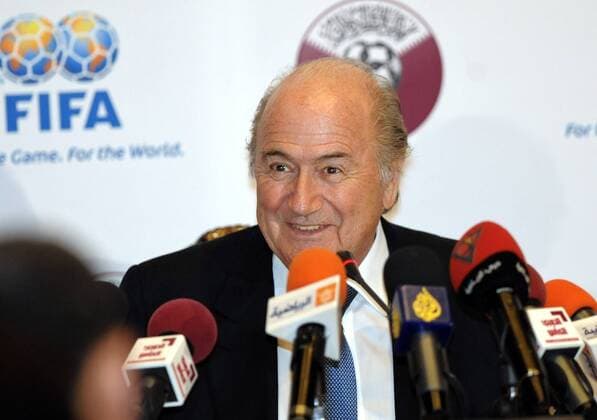 DOHA, April 25, 2010 - FIFA president Sepp Blatter (SUI) smiles during a news conference in Doha April 24, 2010. Blatter is in Doha for a two-day visit. (4)  o0 Funktionär