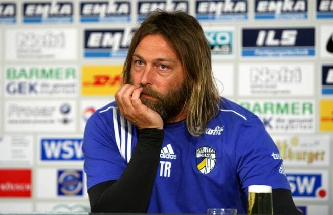 Wuppertaler SV Borussia - FC Carl Zeiss Jena Trainer Rene van Eck (Jena) in der Pressekonferenz nach dem Spiel