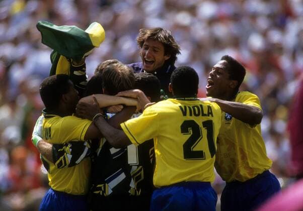 Schlussjubel Brasilien nach dem Sieg im WM Finale 1994 Fußball WM Herren WM Finale 1994, Länderspiel, Nationalteam, Nationaltrikot Gruppe Los Angeles, LA, L.A. Glück, Freude, Begeisterung,