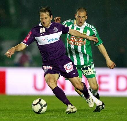 FUSSBALL - BL, A.Wien vs Rapid WIEN,AUSTRIA,05.MAI.10 - FUSSBALL - tipp3 Bundesliga powered by T-Mobile, FK Austria Wien vs SK Rapid Wien. Bild zeigt Tomas Jun (A.Wien) und Stefan Kulovits (Rapid). Keywords: Wien Energie. 