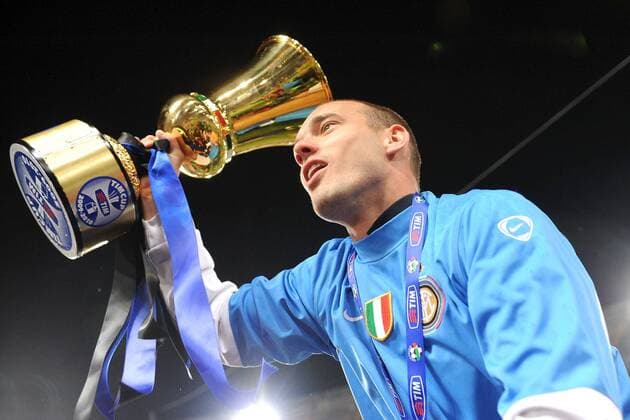 Inter Mailand: Italienischer Pokalsieger 2010: Wesley SNEIJDER mit dem Pokal - ANDREAXSTACCIOLI o0 Pokalfinale, Jubel, Freude, Trophäe, Objekte