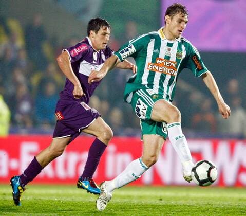 FUSSBALL - BL, A.Wien vs Rapid WIEN,AUSTRIA,05.MAI.10 - FUSSBALL - tipp3 Bundesliga powered by T-Mobile, FK Austria Wien vs SK Rapid Wien. Bild zeigt Zlatko Junuzovic (A.Wien) und Nikica Jelavic (Rapid). Keywords: Wien Energie. 