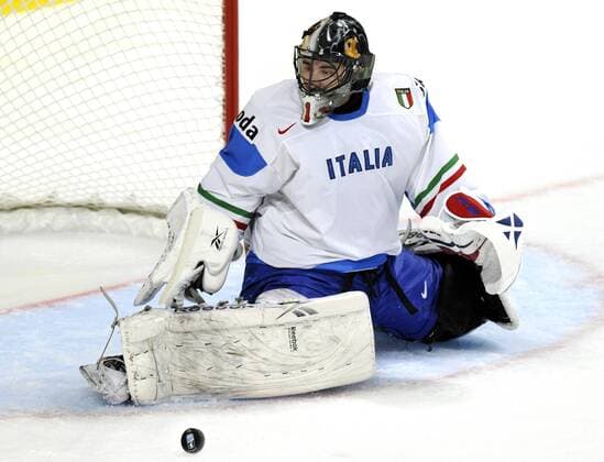 Torhüter Adam Russo, ITA, Kanada - Italien, Eishockey WM Mannheim, 08.05.2010 