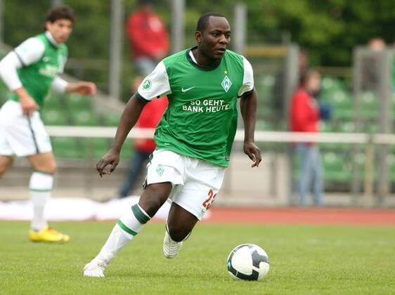 08.05.2010, Bremen - 3. Liga 2009 2010 - SV Werder Bremen II (grün) vs FC Erzgebirge Aue (violett) - Amateure U23 U 23 --- Addy-Waku Menga, SV Werder Bremen II o00 A