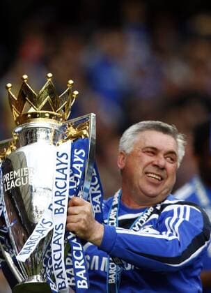 Carlo Ancelotti, Chelsea s Coach celebrates his sides title win, 2009 10 Barclays Premier League Champions  o0 FC London, Jubel, Freude, englischer Meister, Meisterschaft, Sieg, Sieger o00 Einzelbild