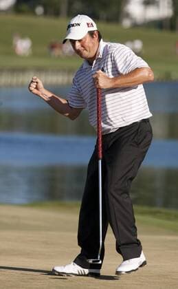 Tim Clark RSA reacts to his 16 under par and winning The Players Championship PGA golf tournament in Ponte Vedra Beach, Florida May 9, 2010.  PVB2010050914 o0 Jubel Freude Sieg