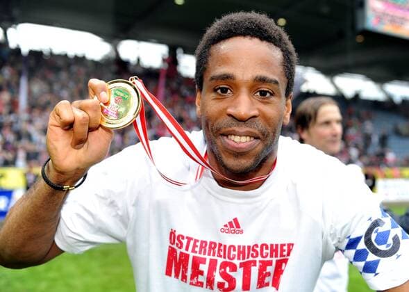 FUSSBALL - BL, Sturm vs RBS GRAZ,AUSTRIA,13.MAI.10 - FUSSBALL - SK Sturm Graz vs Red Bull Salzburg, Meisterfeier Salzburg 2010. Bild zeigt Edward Gustafsson (RBS). Keywords: Medaille. 