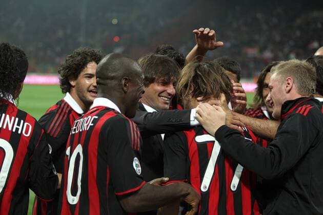 Jubel AC Mailand, v.li.: Alexandre Pato, Clarence Seedorf, Trainer Leonardo, Luca Antonini und Ignazio Abate o0 Jubel, Freude,