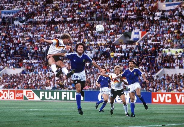 (L-R) Rudi Völler (Ger), Oscar Ruggeri (Arg), Jürgen Klinsmann (Ger), Jose Serrizuela (Arg). Argentina v West Germany. World Cup Final 1990. Rome. 8 7 90.  o0 Aufmacher Dynamik Werbebande, Bande, Fuji Film FujiFilm