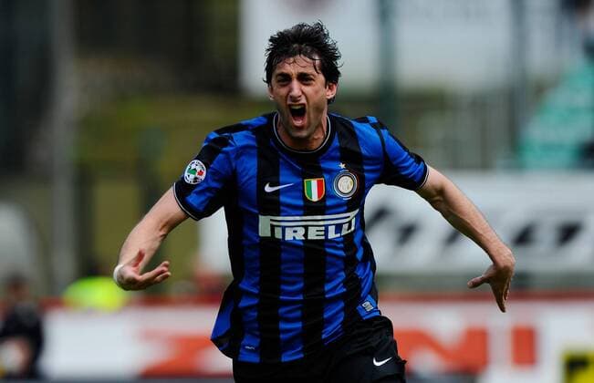 16-05-2010 Serie A, AC Siena (weiß) vs. Inter Mailand (blau) - Diego Milito  o0 Jubel Freude Emotionen