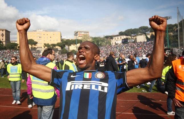 Samuel Etoo jubelt - Inter Mailand ist Italienischer Meister -  o0 Jubel Freude Eto o