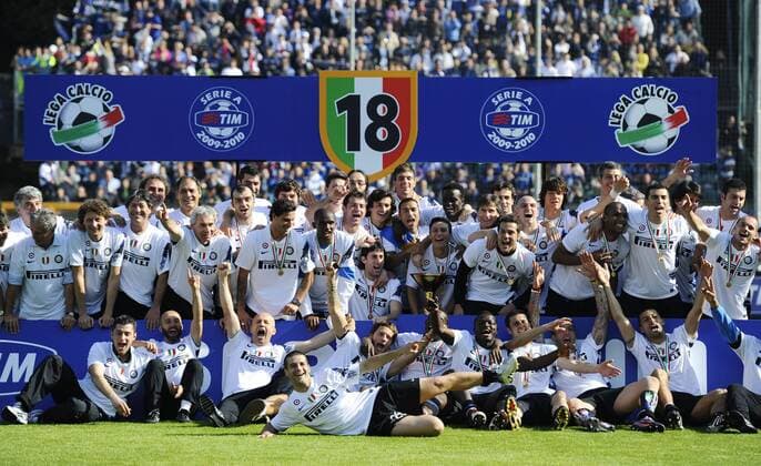 Inter Mailand ist Italienischer Meister - und feiert den 18. Scudetto  o0 Totale o0 Siegerfoto o0 Jubel Freude