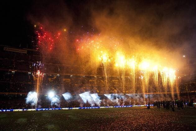 Fußball, Stadiongeschichte FC Barcelona FC BARCELONA (16 05 2010).- Barca players celebrate Spanish League Championship at Camp Nou Stadium. Fireworks at stadium...  (001) o0 Feier Meisterfeier Feuerwerk Pyrotechnik