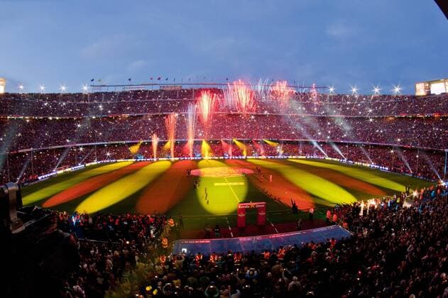 Fußball, Stadiongeschichte FC Barcelona FC BARCELONA (16 05 2010).- Barca players celebrate Spanish League Championship at Camp Nou Stadium...  (022) o0 Feier Meisterfeier Feuerwerk Pyrotechnik