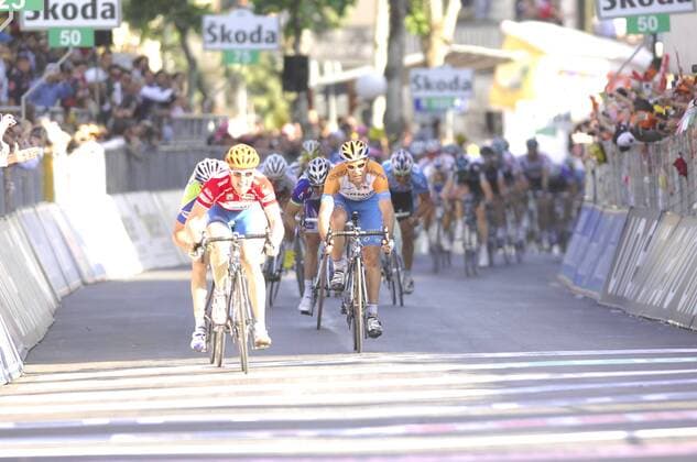 2010, Giro d Italia, Etappe 10 Avellino - 2010 v.li. Etappensieger Tyler Farrar , Julian Dean (beide Garmin - Transitions), 