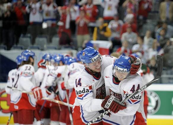 Czech s Petr Vampola (L) and Miroslav Blatak celebrate progress into quarterfinal after the World Cup game Canada vs Czech Republic in Group F, Mannheim, Germany, May 18, 2010. (CTKxPhoto RadekxPetrasek)  CTKPhoto53201005180947101 o0 Jubel, Freude