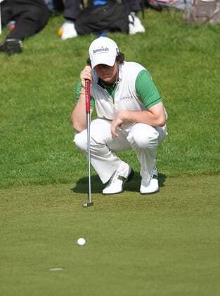 Northern Ireland s Rory McIlroy sizes up a short putt on the 16th green during the first round of the PGA. BMW PGA Championship at Wentworth Golf Club, Surrey . xColinxReadx  ActionPlus11043699 o0 Mc Ilroy Nordirland