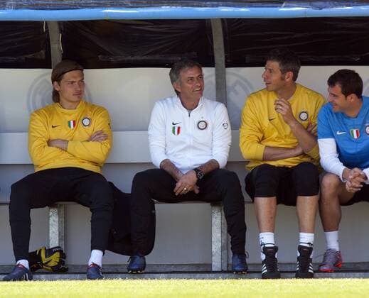 Jose Mourinho (2.L) Coach of FC Inter Milan takes refuge from the sun next to Vid Belec (L), Francesco Toldo (2R) and Dejan Stankovic before the Champions League training session - 21st May, 2010 EDITORIAL USE ONLY. No use with unauthorised audio, video, data, fixture lists, club league logos or live services. Online in-match use limited to 120 images, no video emulation. No use in betting, games or single club league player publications.