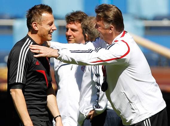 FUSSBALL - CL Finale, Bayern vs Inter, Vorberichte, Training MADRID,SPANIEN,21.MAI.10 - FUSSBALL - UEFA Champions League Finale, FC Bayern Muenchen vs Inter Mailand, Vorberichte, Training Bayern. Bild zeigt Ivica Olic (L) und Trainer Louis van Gaal (R, beide Bayern).  o0 Freude