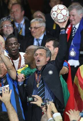 Football - Champions League Final - FC Bayern München vs. Inter Mailand (blue). Inter Milan s coach Jose Mourinho celebrates winning the Champions League 2009 2010 -  o0 Jubel, Freude
