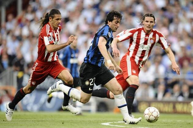 May 22, 2010: Martin Demichelis (L) of Bayern and Diego Milito (C) of Inter , Football - Champions League Final - FC Bayern München vs. Inter Mailand (blue). 