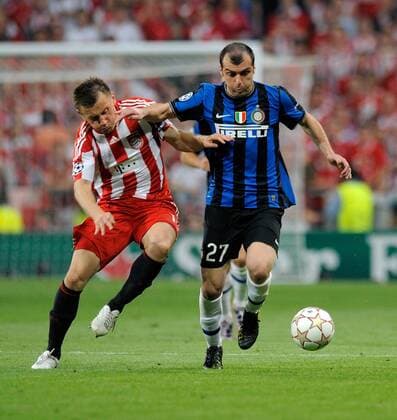 FUSSBALL CHAMPIONS LEAGUE FINALE SAISON 2009 2010 FC Bayern Muenchen - Inter Mailand 22.05.2010 Ivica Olic (li, FCB) gegen Goran Pandev (re, Inter) - 