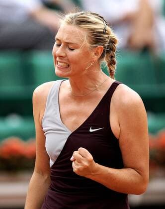 TENNIS - WTA, French Open 2010 PARIS,FRANKREICH,25.MAI.10 - TENNIS - WTA, Grand Slam, Roland Garros French Open 2010. Bild zeigt den Jubel von Maria Sharapova (RUS). 