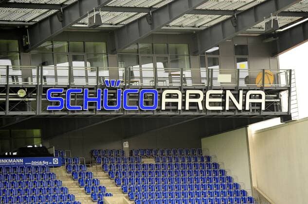 Fußball, Stadiongeschichte Arminia Bielefeld 26-05-2010 Fussball Herren 2.Bundesliga Arminia Bielefeld Schüco-Arena Bielefeld o0 Schriftzug Tribüne