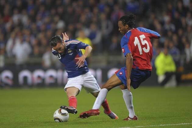 Frankreich (blau) - Costa Rica (rot), Mathieu Valbuena (L), Junior Diaz 