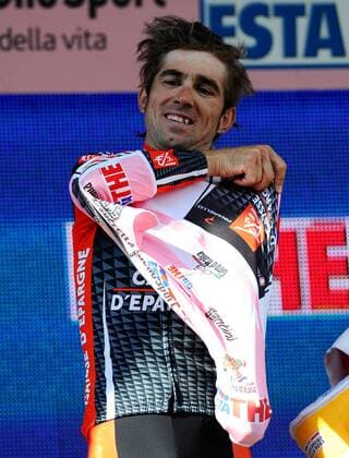 27-05-2010 Brescia , Giro D Italia 2010, 18. Etappe, Levico Terme-Brescia - David Arroyo (Caisse d Epargne) im rosa Trikot  o0 Jubel Freude