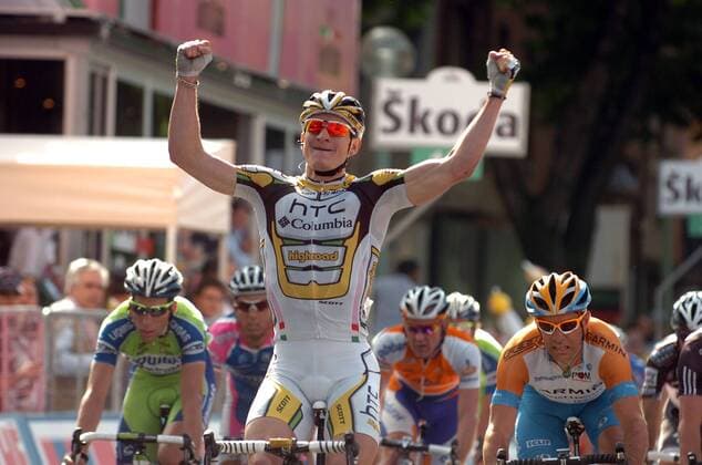 Giro d Italia 2010, 18. Etappe: Levico Terme - Brescia: Andre Greipel (Htc - Columbia) gewinnt die 18. Etappe vor Julian Dean (Garmin - Transitions)  o0 Etappensieg, Etappensieger, Jubel, Freude