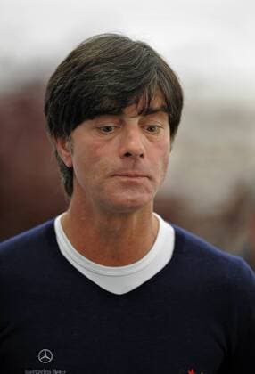 28.05.2010, Fussball DFB-Trainingslager Der deutschen Nationalmannschaft zur WM-Vorbereitung, in Eppan bei Bozen in Südtirol (Italien), Pressekonferenz mit Bundestrainer Joachim Löw (Deutschland).