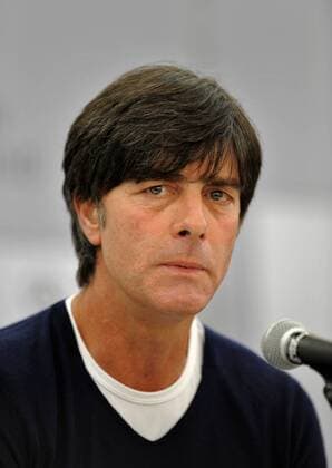 28.05.2010, Fussball DFB-Trainingslager Der deutschen Nationalmannschaft zur WM-Vorbereitung, in Eppan bei Bozen in Südtirol (Italien), Pressekonferenz mit Bundestrainer Joachim Löw (Deutschland).
