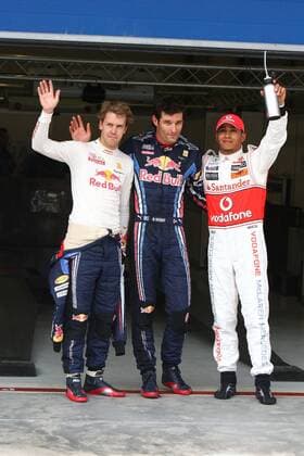 Mark Webber (Australien Red Bull, Mitte) holt sich die Pole Position vor Lewis Hamilton (England McLaren Mercedes, R) und Sebastian Vettel (Deutschland Red Bull) o00 Qualifying