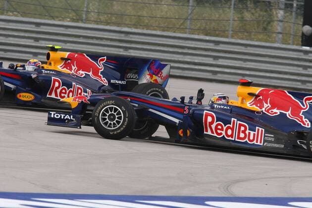 Crash, Sebastian Vettel (re.), Mark Webber, Red Bull Racing, Formel 1, GP Tuerkei in Istanbul, 30.05.10 o0 Unfall, Crash, Aus, Ausfall, Pleiten, Pech, Pannen, Missgeschick,