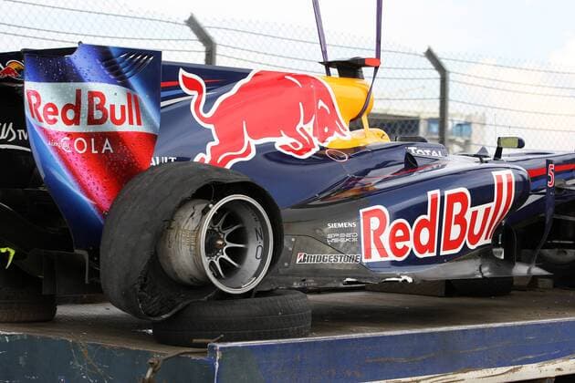 Race, Sebastian Vettel (GER), Red Bull Racing,RB6 Turkish Grand Prix 28-30 May 2010  o0 zerstört kaputt defekt Rad Reifem Objekte Rennwagen