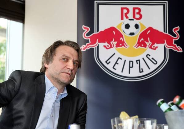 Leipzig, Radisson-Hotel, 30.05.2010, Fußball, NOFV Oberliga Süd, RasenBall Leipzig (RBL). Pressekonferenz. Der sportliche Leiter von Red Bull Soccer Dietmar Beiersdorfer.