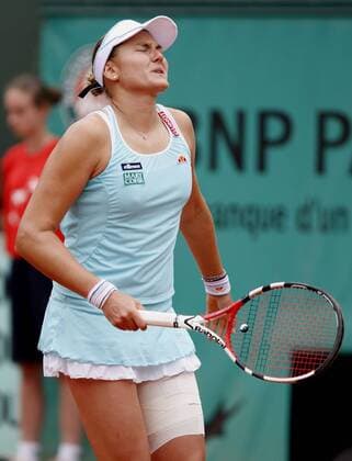 French Open 2010, Roland Garros, Paris, Frankreich,Sport, Tennis, ITF Grand Slam Tournament,Nadia Petrova (RUS) mit schmerzverzehrtem Gesicht,Verletzung,