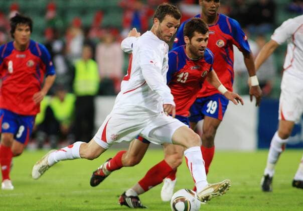 Fussball Testspiel in Sion , Schweiz vs. Costa Rica 0:1 - Alexander Frei (Schweiz, L) und Gonzalo Segares (Costa Rica) 