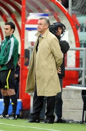 Nationaltrainer Ottmar Hitzfeld (SUI), Schweiz - Costa Rica, Sion  (011086) o0 Trainer