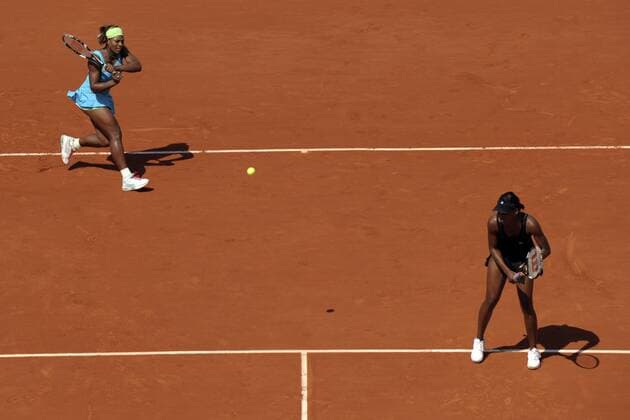 Tennis: Roland Garros 2010 - 04.06.2010 - Finale Doppel - Venus (re) und Serena Williams (USA) xJBxAutissierx 
