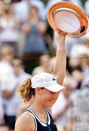 TENNIS - WTA, French Open 2010 PARIS,FRANKREICH,05.JUN.10 - TENNIS - WTA, Grand Slam, Roland Garros French Open 2010, Siegerehrung. Bild zeigt den Jubel von Samantha Stosur (Australien). Keyword: Trophaee. 